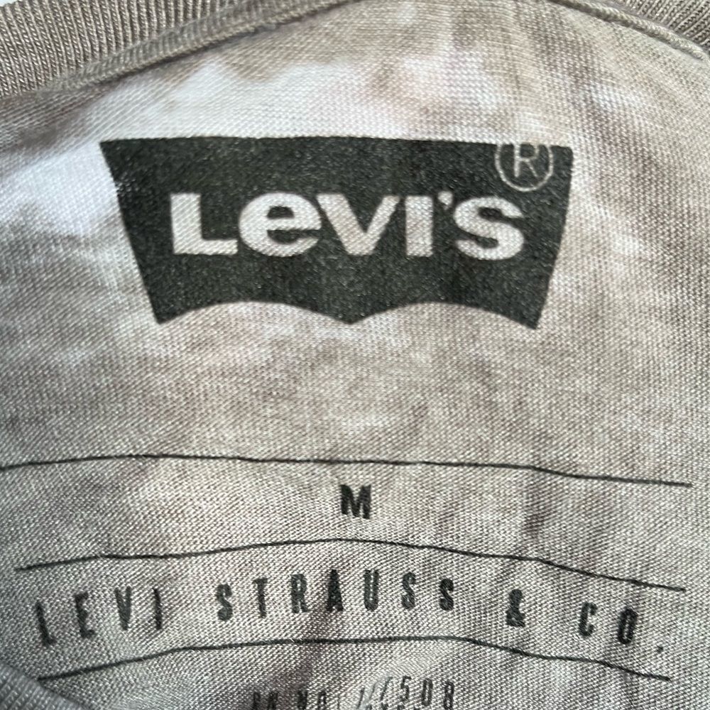 Levi’s tee - Picture 3 of 3